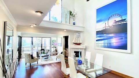 20 FT CEILINGS - 833 Ocean Ave