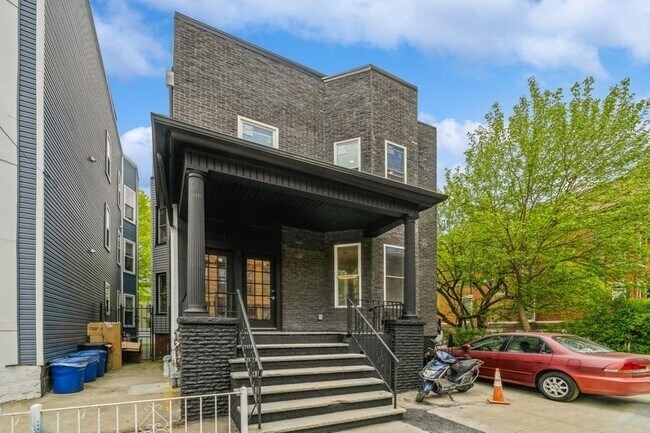 Building Photo - 543 Palisade Ave