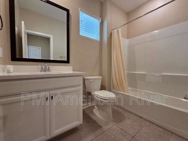 Building Photo - 133 Fischbacher St