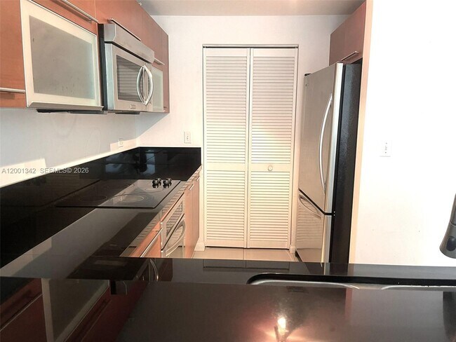 Building Photo - 253 NE 2nd St