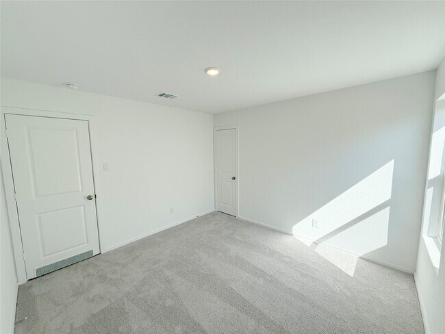 Building Photo - 505 Robin Ct