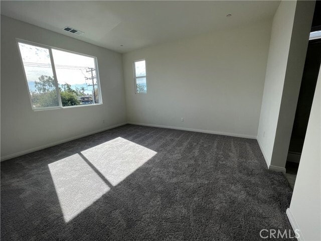 Building Photo - 913 E 2nd St