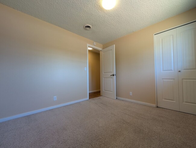 Building Photo - Nice 4-Bedroom, 2-Bath Home Located In Wes...
