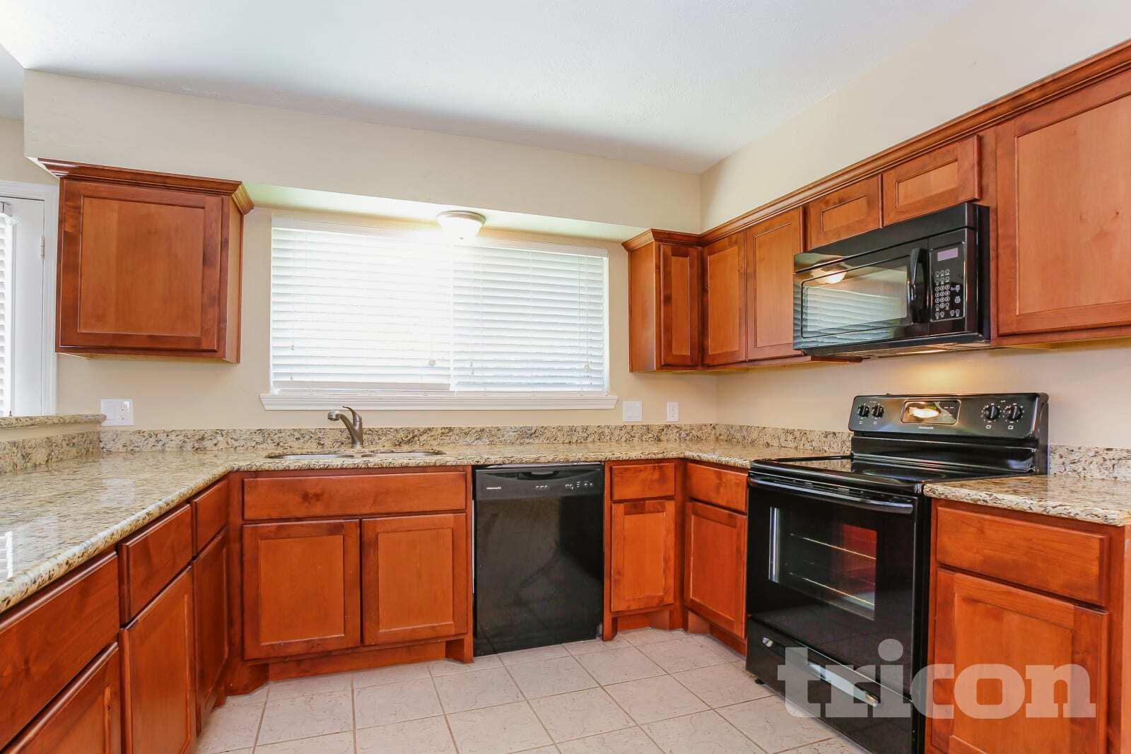 Building Photo - 7318 Foxway Ln