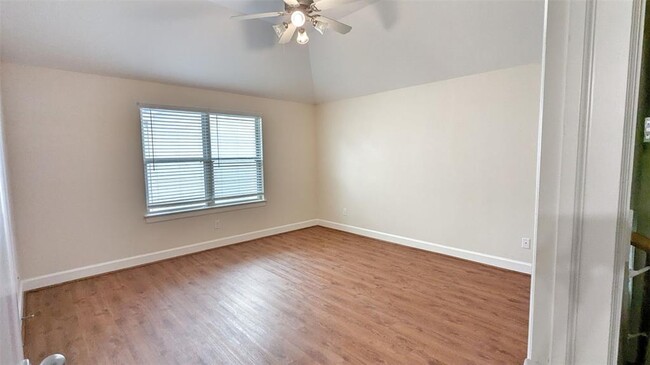 Building Photo - 3730 Main Poplar Dr