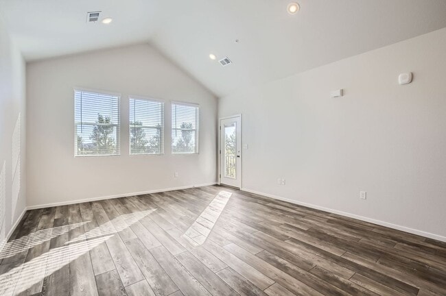 Building Photo - 2060 Autumn Moon Dr