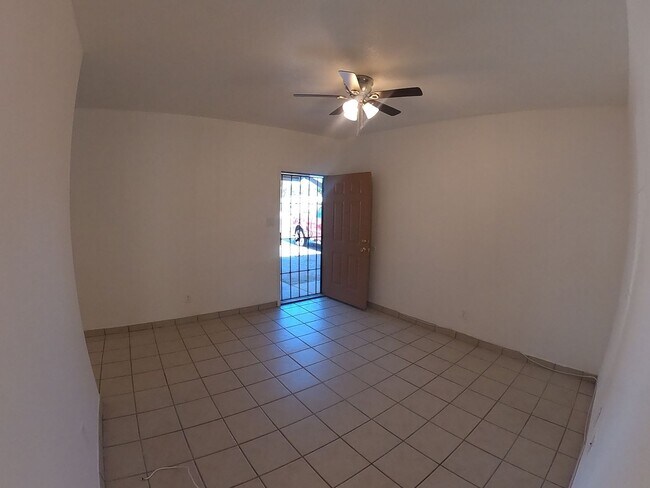 Building Photo - 305 N Almendra St