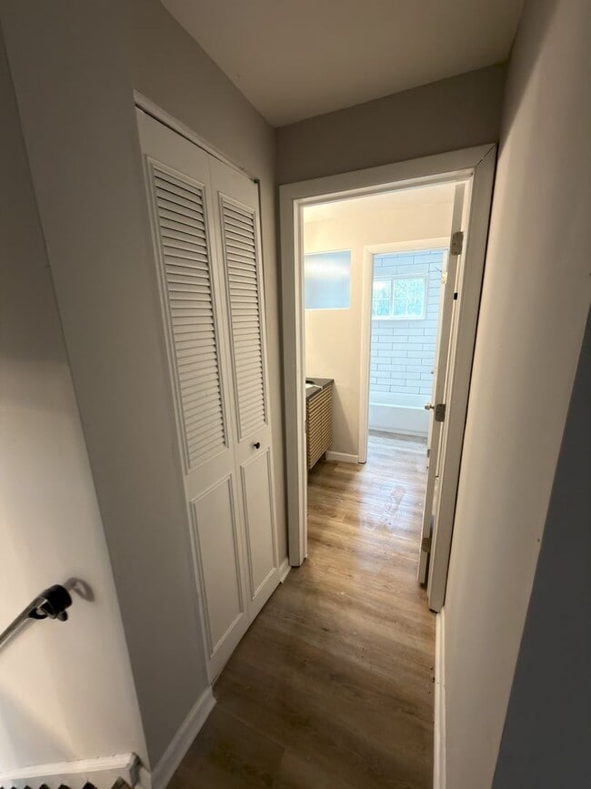 Building Photo - Beautifully Updated 4 Bedroom Rental Home