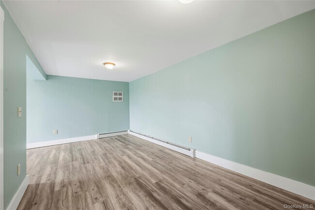 Building Photo - 35 Milburn Rd