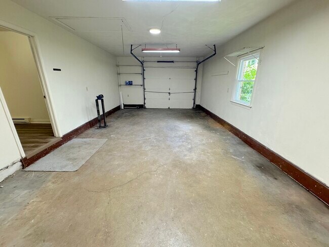 Building Photo - COME MEET YOUR NEW HOME!!!