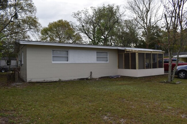 Building Photo - 4735 Redstone Dr