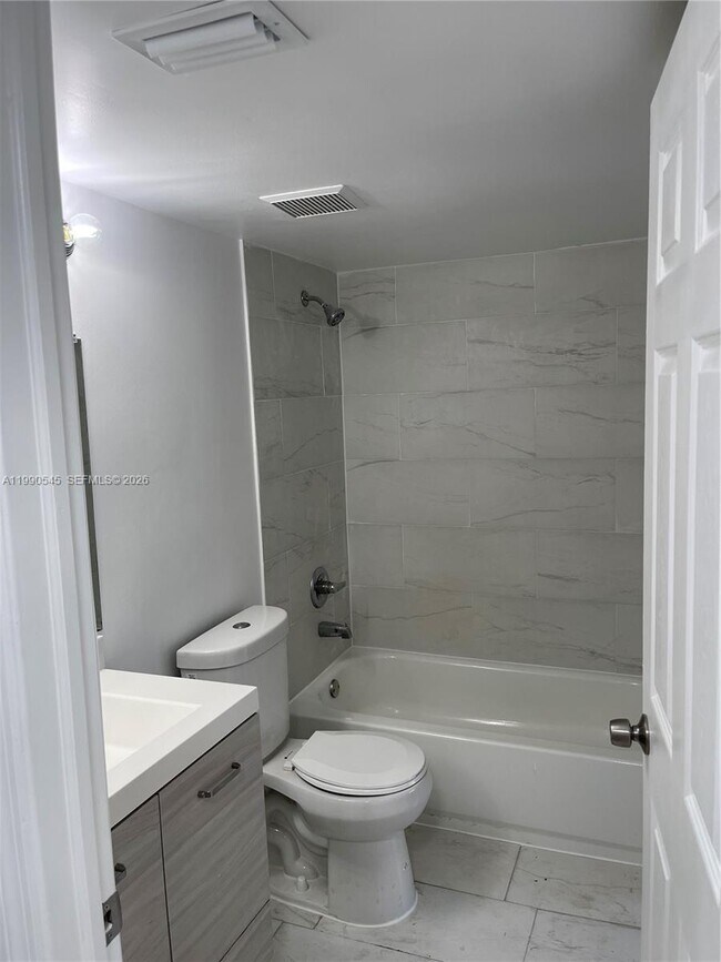 Building Photo - 10630 SW 157th Ct