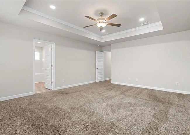 Building Photo - 682 Begeman Rd