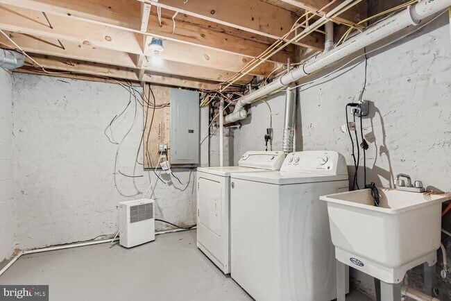 Building Photo - 1638 N Wolfe St