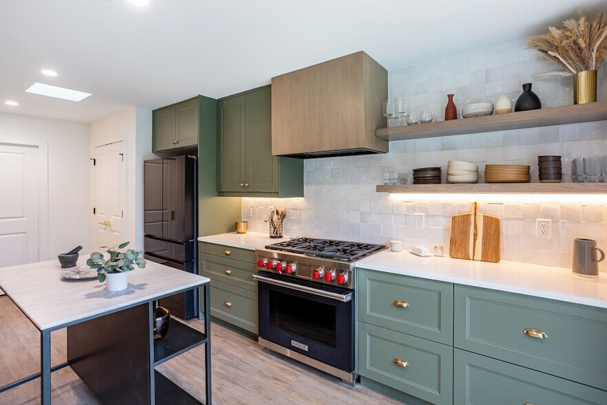 Building Photo - 1613 Berene Ave