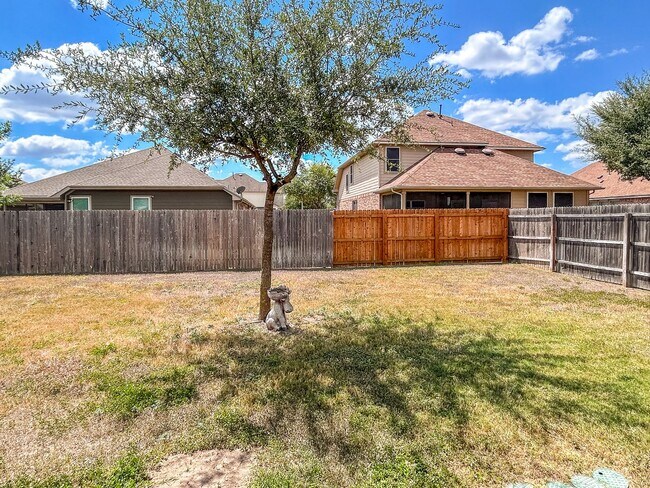 Building Photo - Contemporary 3-Bedroom Near Randolph AFB