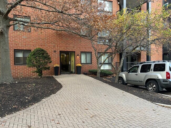 Building Photo - 60 Rantoul St