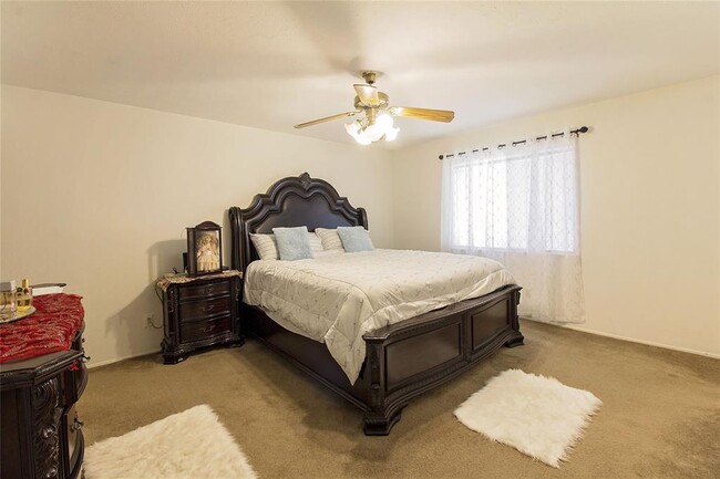 Building Photo - 3321 Pinion Dr
