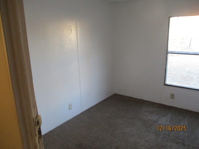 Building Photo - 1045 Canyon Ln