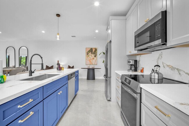 Building Photo - 2951 NW 13th St