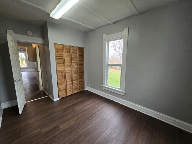 Building Photo - 949 13th St