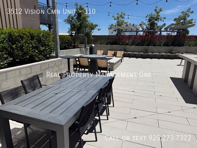 Building Photo - 3512 Vision Cmn