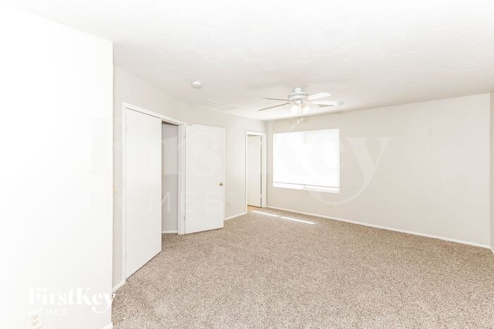 Building Photo - 8737 Raindrop Canyon Ave