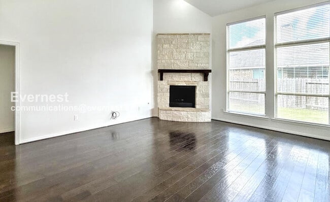 Building Photo - 4811 Sunset Park Ln