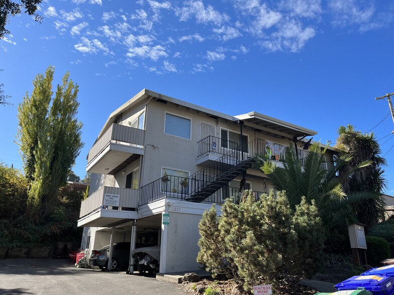 Building Photo - 2279 Cuadra Ct