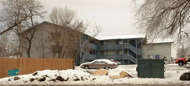 Primary Photo - 3024 E Hoffman Ave