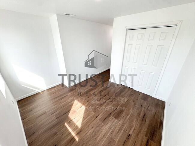 Building Photo - 2317 N 15th St