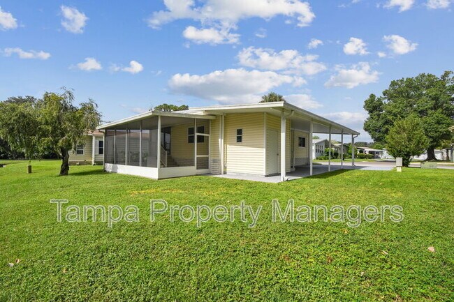 Building Photo - 242 Country Ln