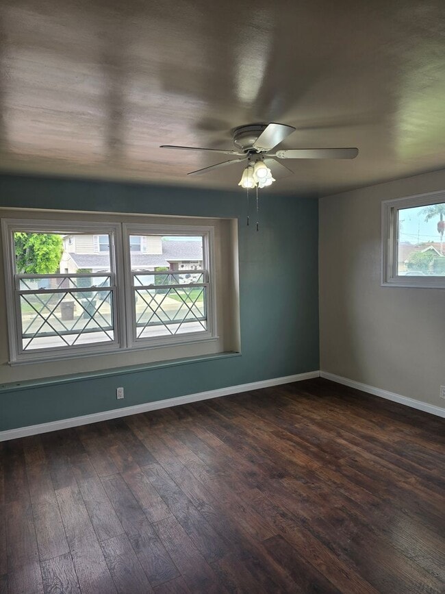 Building Photo - Spacious Home in Anaheim for Rent