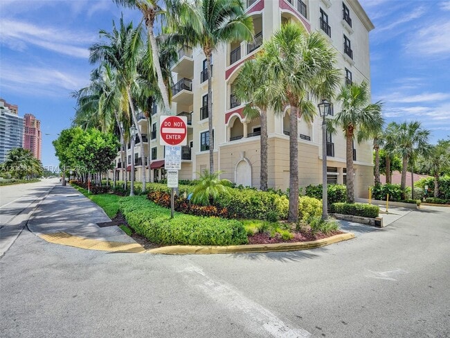 Building Photo - 2509 N Ocean Blvd