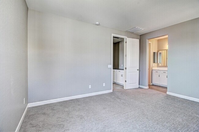 Building Photo - Highly sought neighborhood, stunning home!