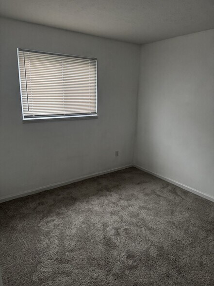 Building Photo - 17000 Ridgewick Dr