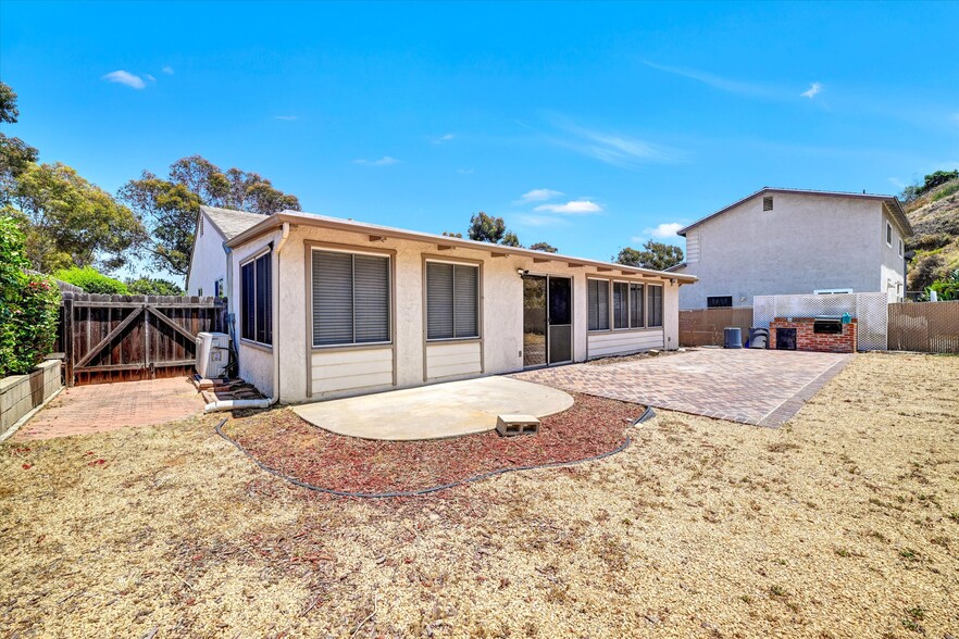 Building Photo - 1738 Hanford Dr