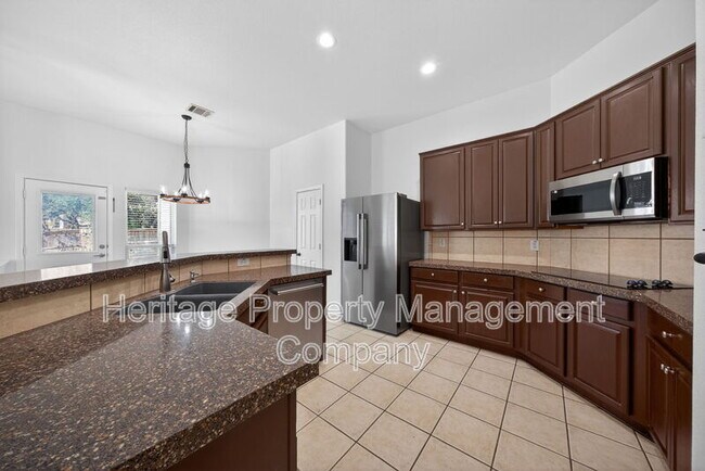 Building Photo - 1115 Willow Knoll