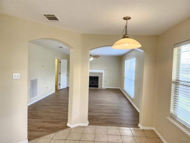 Building Photo - 3629 Hawk View St