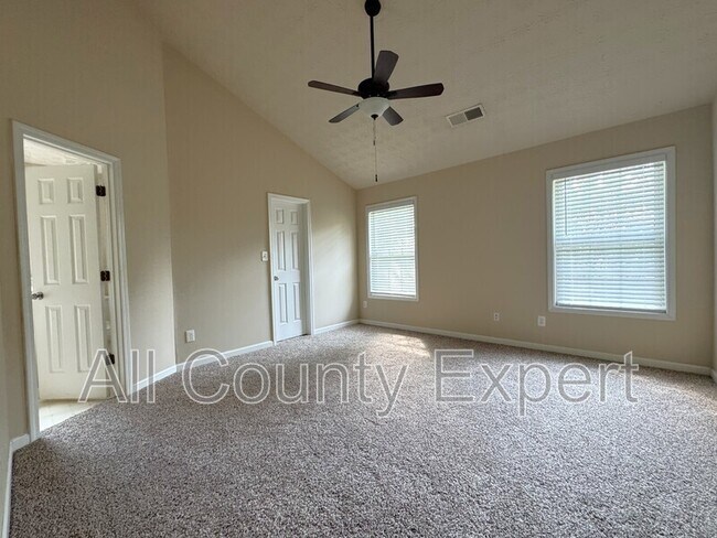 Building Photo - 1277 Poison Oak Ct SE