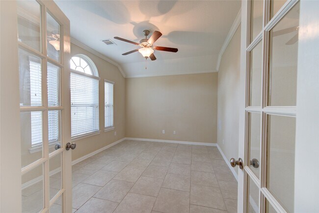 Building Photo - 6519 Point Hollow Ln