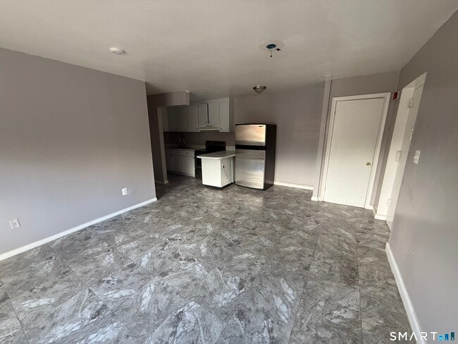 Building Photo - 1051 Old Colony Rd