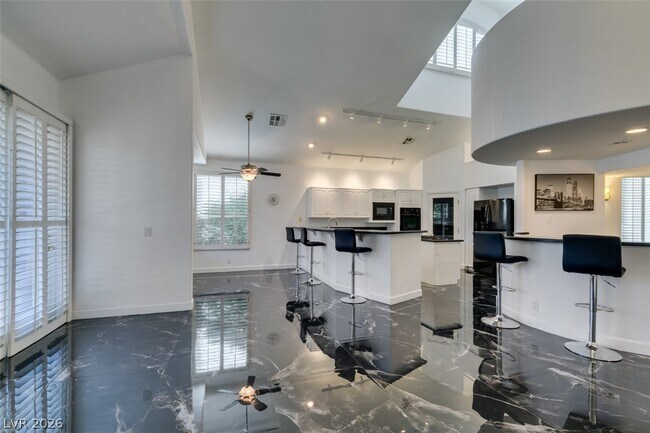 Building Photo - 174 Buena Ct