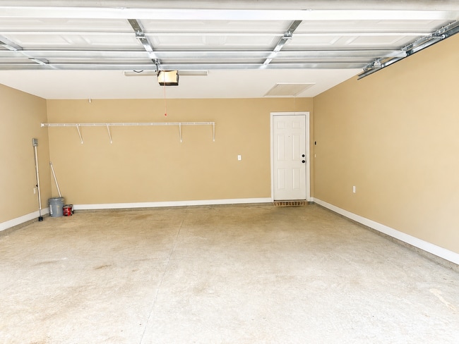 Building Photo - 4028 Glen Laurel Dr N