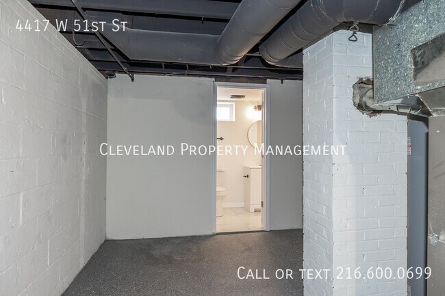 Building Photo - 4417 W 51st St
