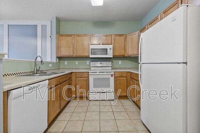 Building Photo - 18602 E Water Dr