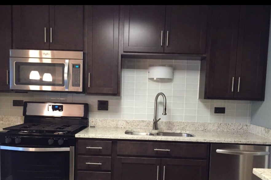 Kitchen - 1233 Ballantrae Pl