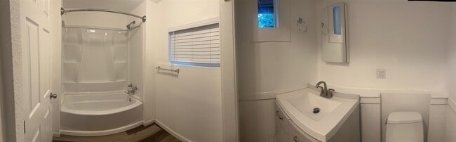 Building Photo - 707 Port St