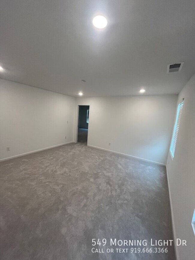 Building Photo - 549 Morning Lgt Dr