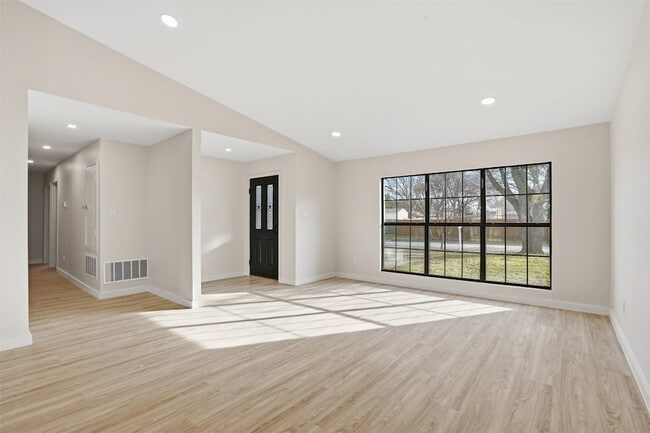 Building Photo - 3514 Brookhurst Ln